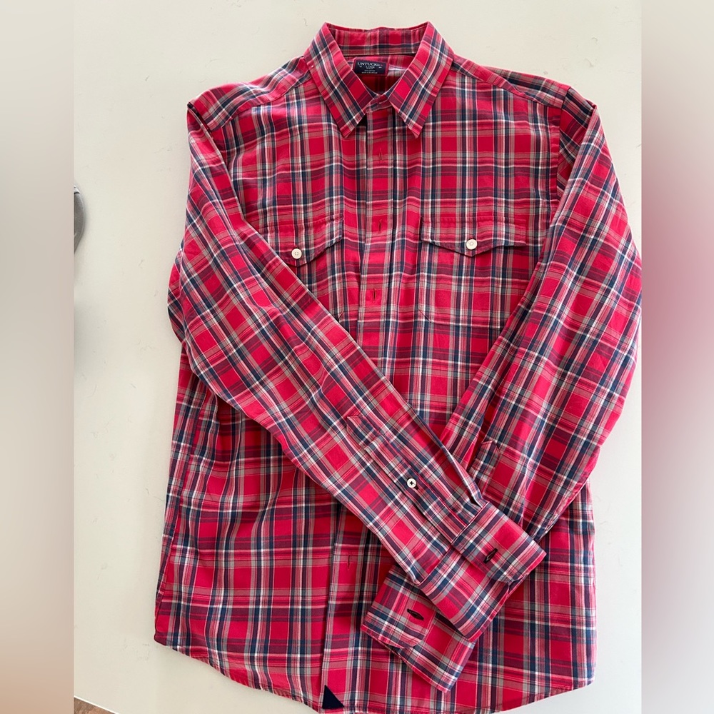UNTUCKit Men's Slim fit button down.
Size L. Worn once.